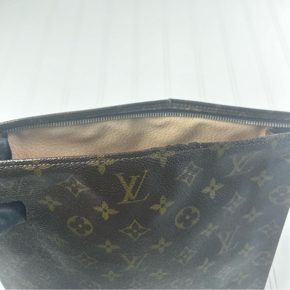 Louis Vuitton Monogram Toiletry Pouch Cosmetic Bag Clutch 26 - Picture 7 of 15